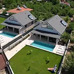 Yazz Villa