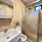 Yazz Villa